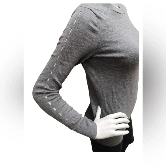 Banana Republic Grey 100% Merino Wool  Decorative Arm Slits Top Size Medium - Picture 2 of 8